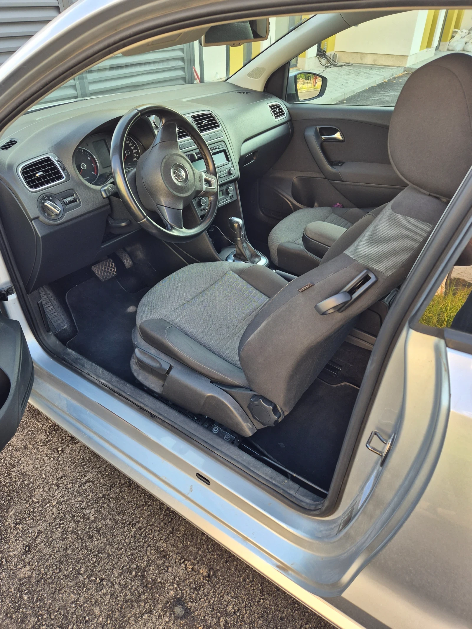 VW Polo 1.4 MPI, автоматик , снимка 10 - Автомобили и джипове - 55780582