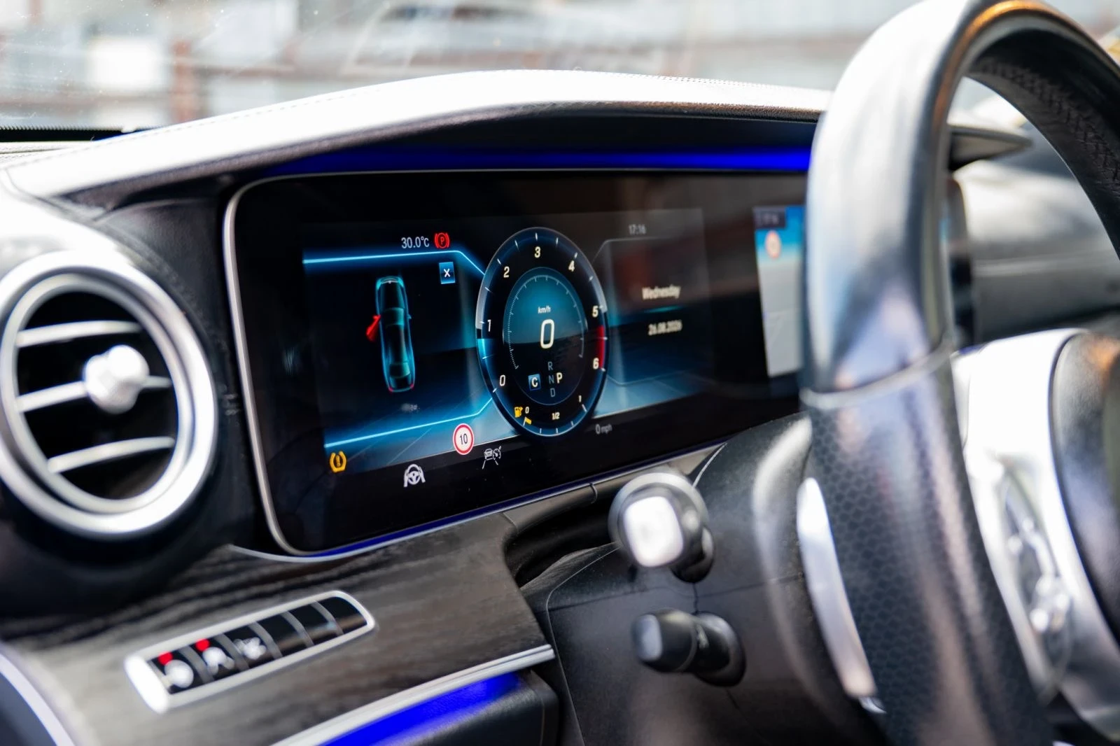 Mercedes-Benz E 220 ПАНОРАМА/Burmaster/ПОДГРЕВ/ДИГИТАЛ/, снимка 12 - Автомобили и джипове - 55838322