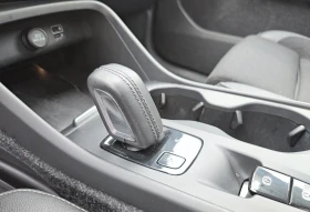 Volvo XC40 2.0 T5 Momentum 4X4, снимка 13