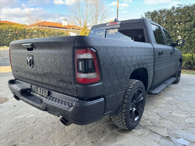 Dodge RAM 1500 5.7 Sport Crew Cab Night Edition, снимка 4 - Автомобили и джипове - 48219787