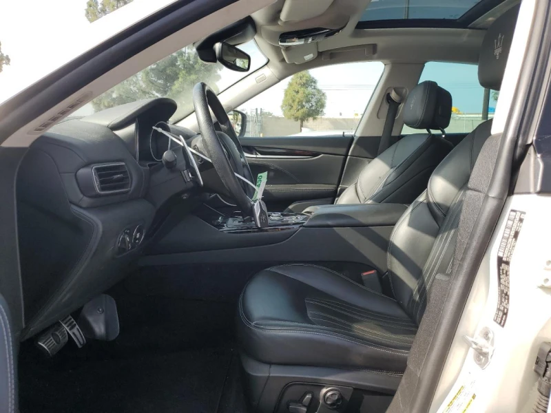 Maserati Levante Sport* 360* Distronic* Pano* Keyless* , снимка 7 - Автомобили и джипове - 52836647