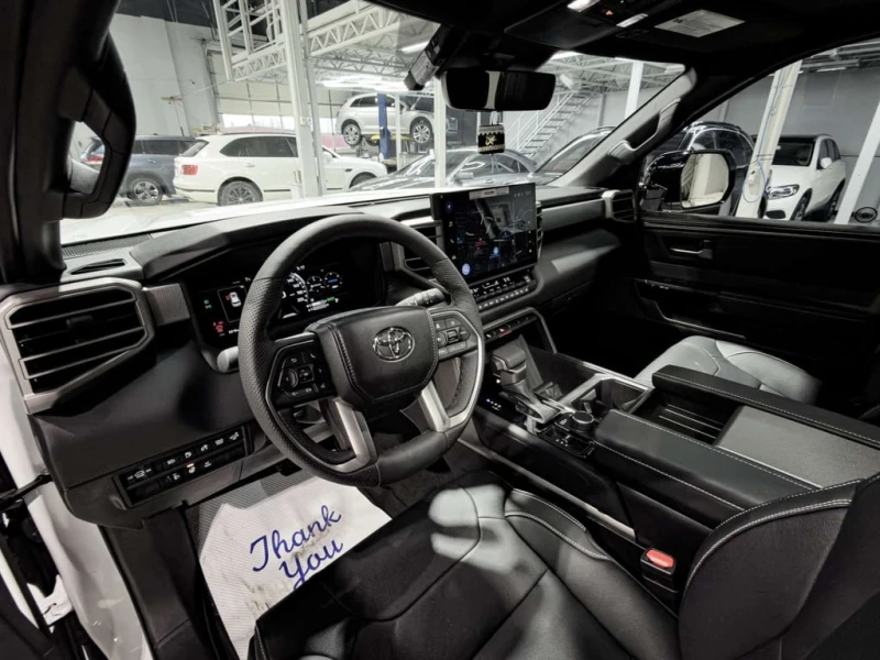 Toyota Sequoia Limited NightShade 85 Series  CARFAX, снимка 13 - Автомобили и джипове - 53351130