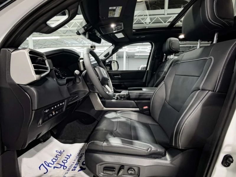 Toyota Sequoia Limited NightShade 85 Series  CARFAX, снимка 7 - Автомобили и джипове - 53351130