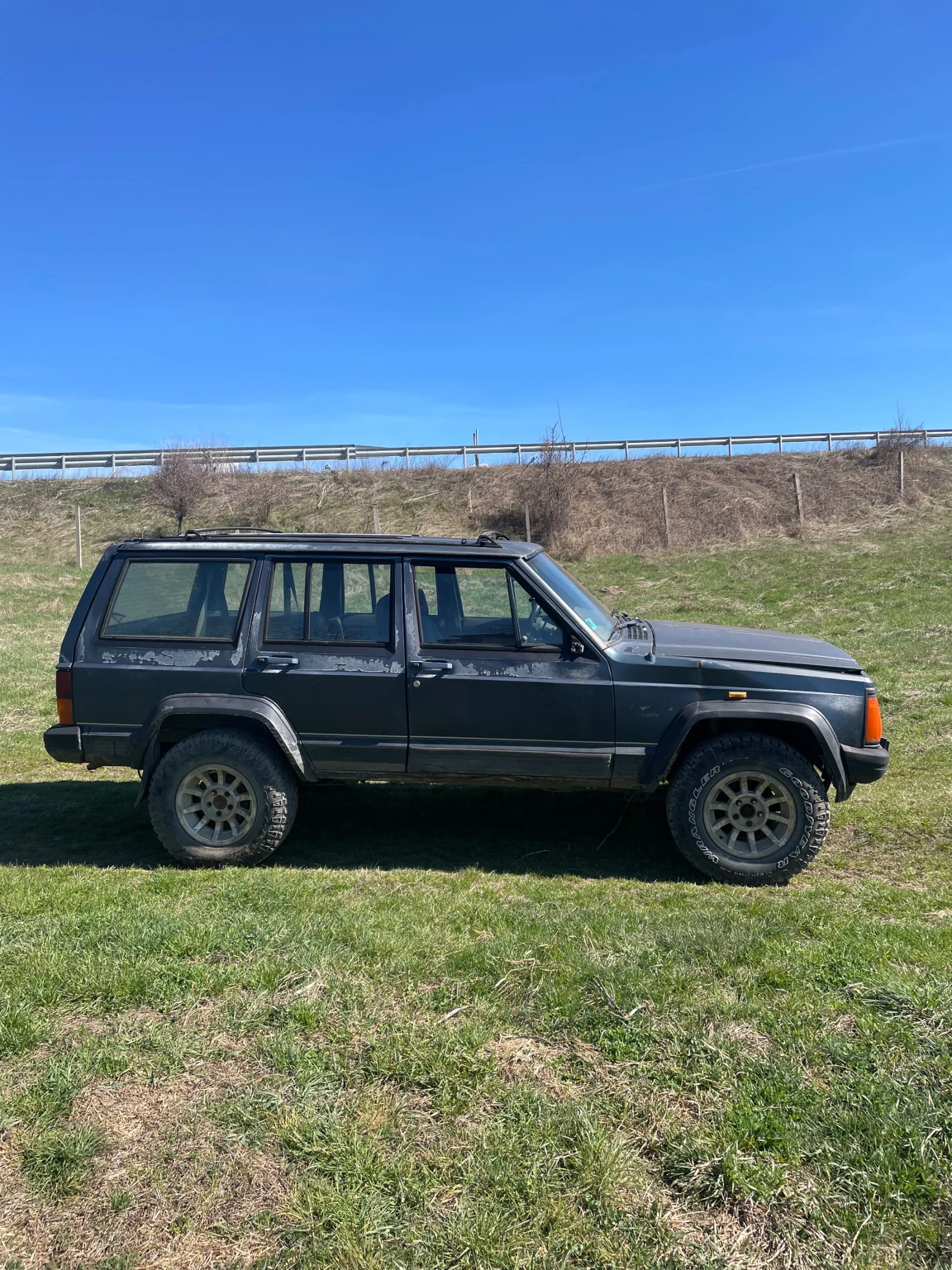 Jeep Cherokee  - изображение 3