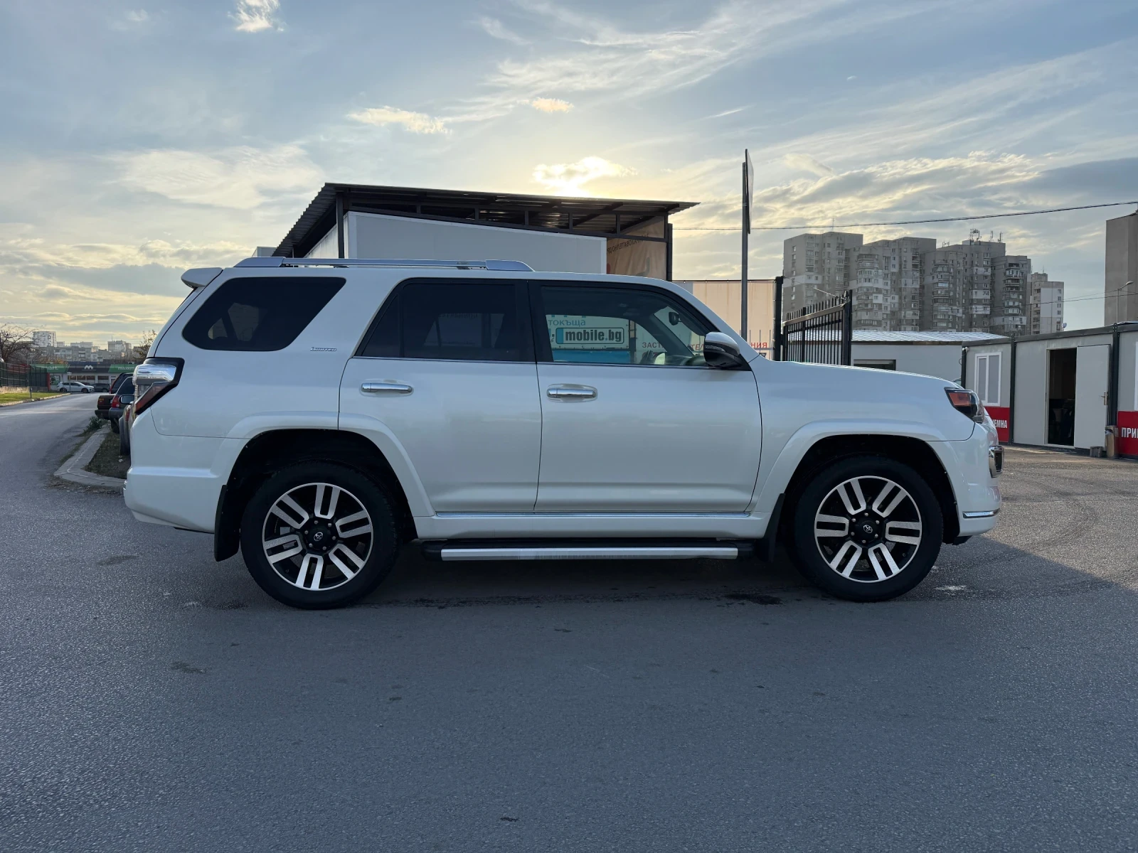 Toyota 4runner Toyota 4Runner Limited 7 места - изображение 7