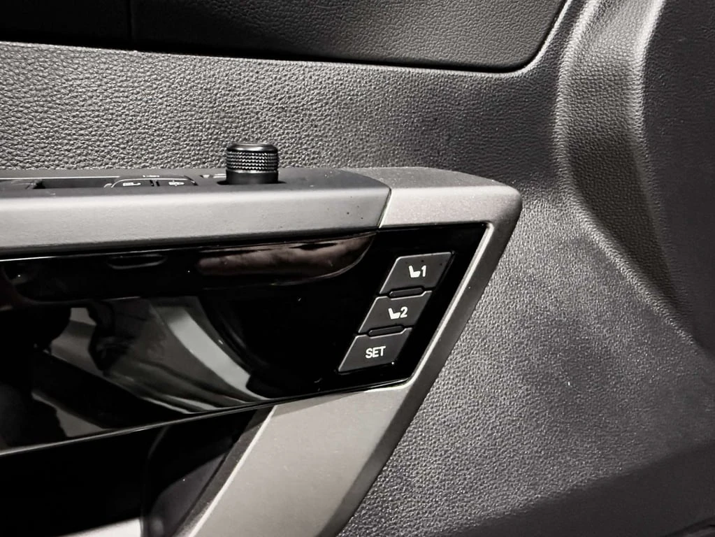 Toyota Sequoia Limited NightShade 85 Series  CARFAX | Mobile.bg � ����������� 11