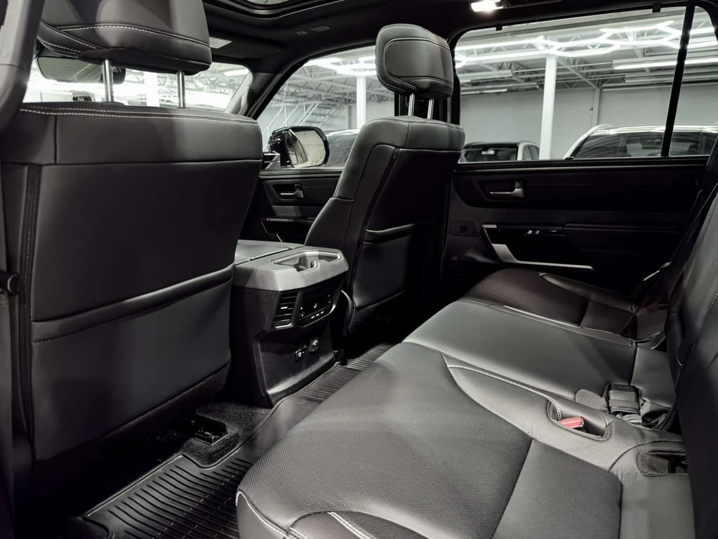 Toyota Sequoia Limited NightShade 85 Series  CARFAX | Mobile.bg � ����������� 6