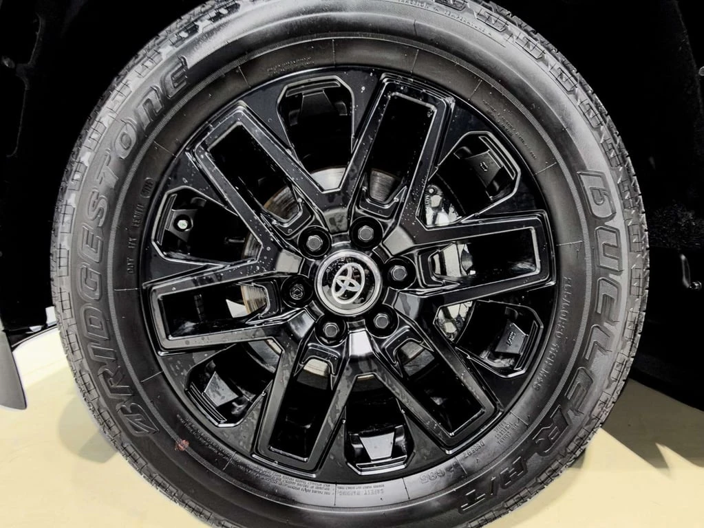 Toyota Sequoia Limited NightShade 85 Series  CARFAX | Mobile.bg � ����������� 5