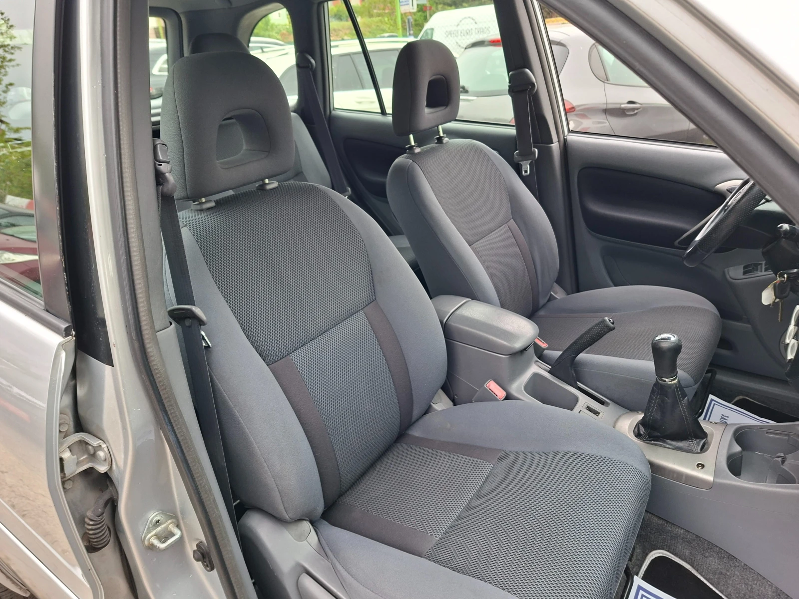 Toyota Rav4 2.0VVTI* 36м. х 134EUR.* , снимка 12 - Автомобили и джипове - 54455885