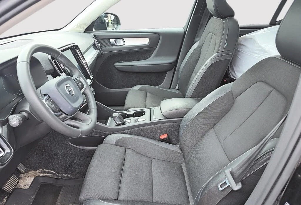 Volvo XC40 2.0 T5 Momentum 4X4, снимка 7 - Автомобили и джипове - 55057615