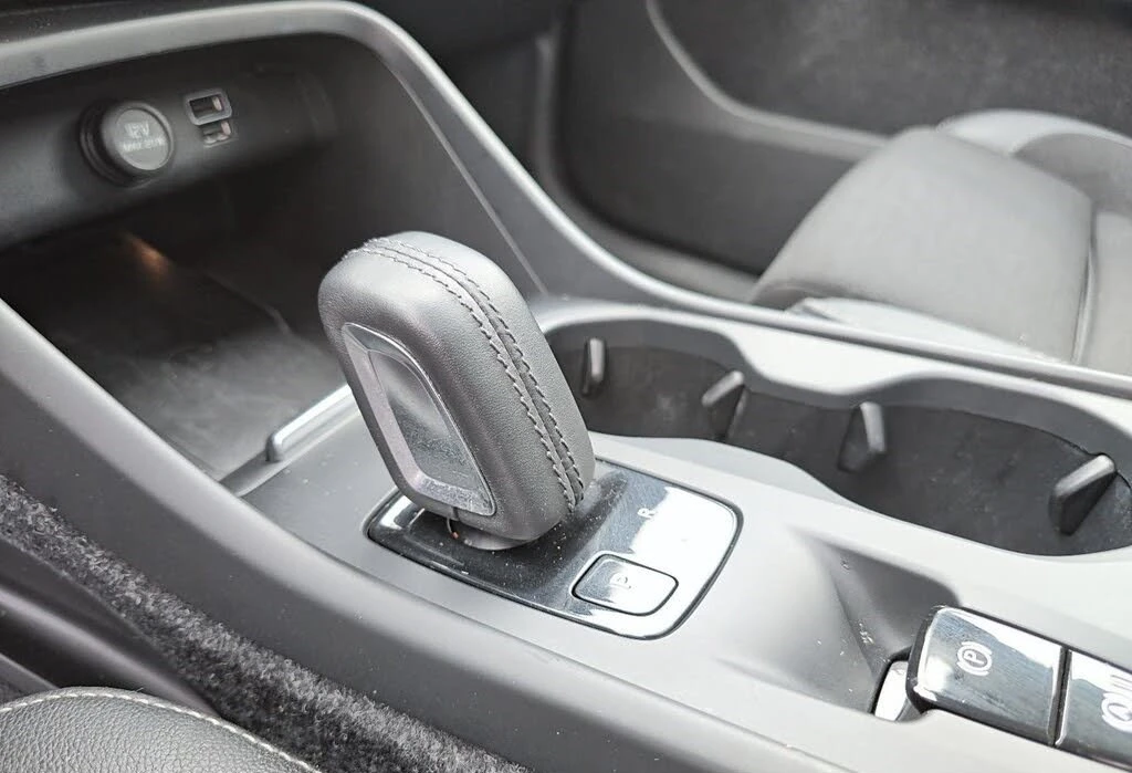Volvo XC40 2.0 T5 Momentum 4X4, снимка 13 - Автомобили и джипове - 55057615