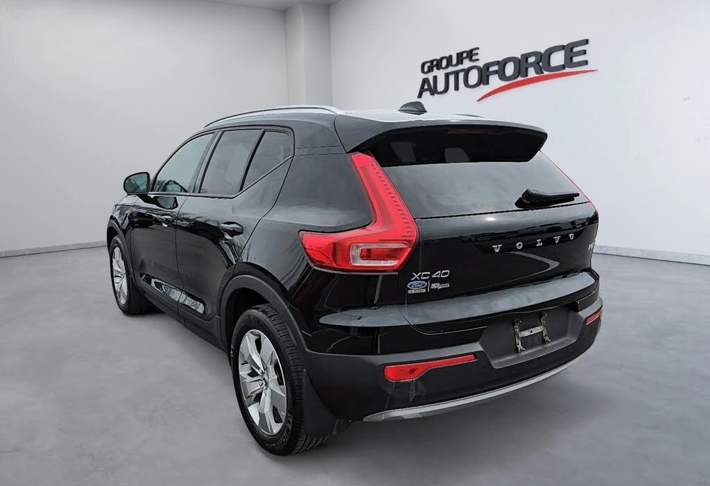 Volvo XC40 2.0 T5 Momentum 4X4, снимка 4 - Автомобили и джипове - 55057615