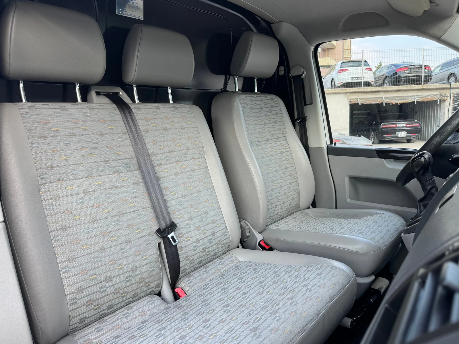 VW Transporter 2.0TDI-ХЛАДИЛЕН, снимка 16 - Бусове и автобуси - 55588977