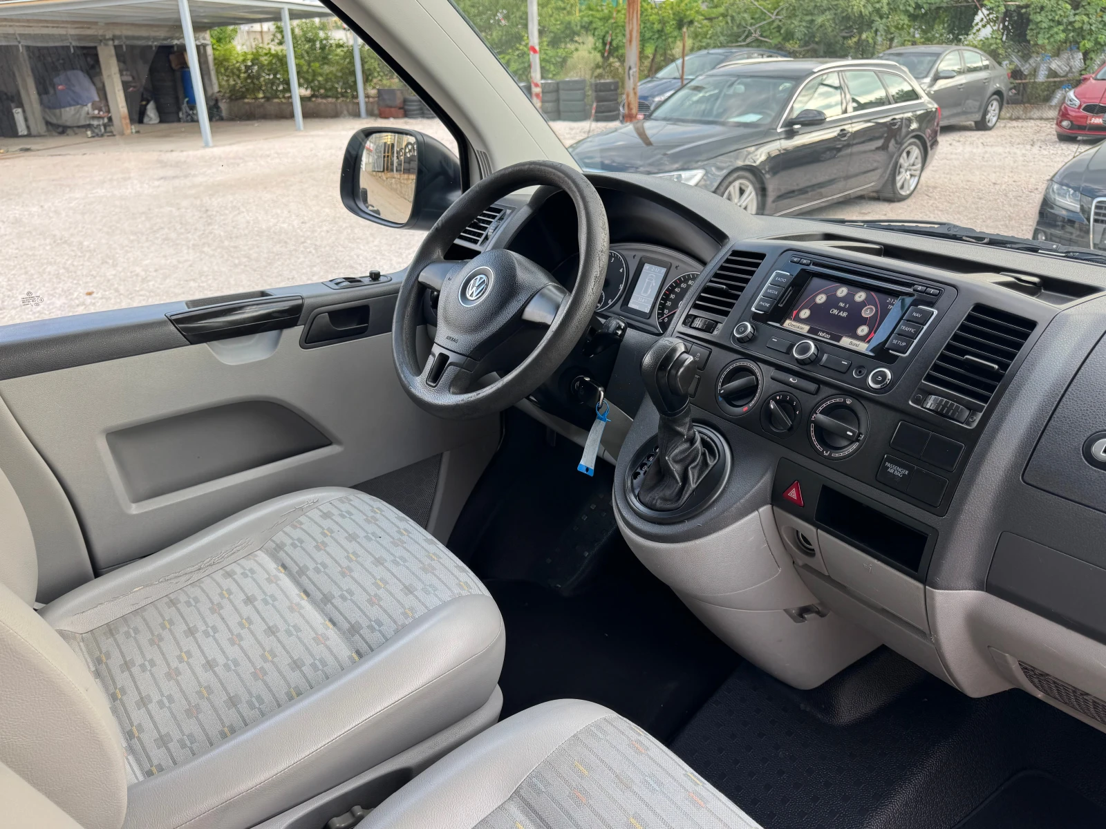 VW Transporter 2.0TDI-ХЛАДИЛЕН, снимка 15 - Бусове и автобуси - 55588977