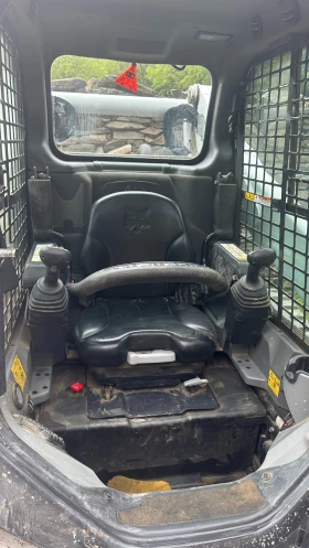 Мини челни товарачи Bobcat Т770, снимка 8