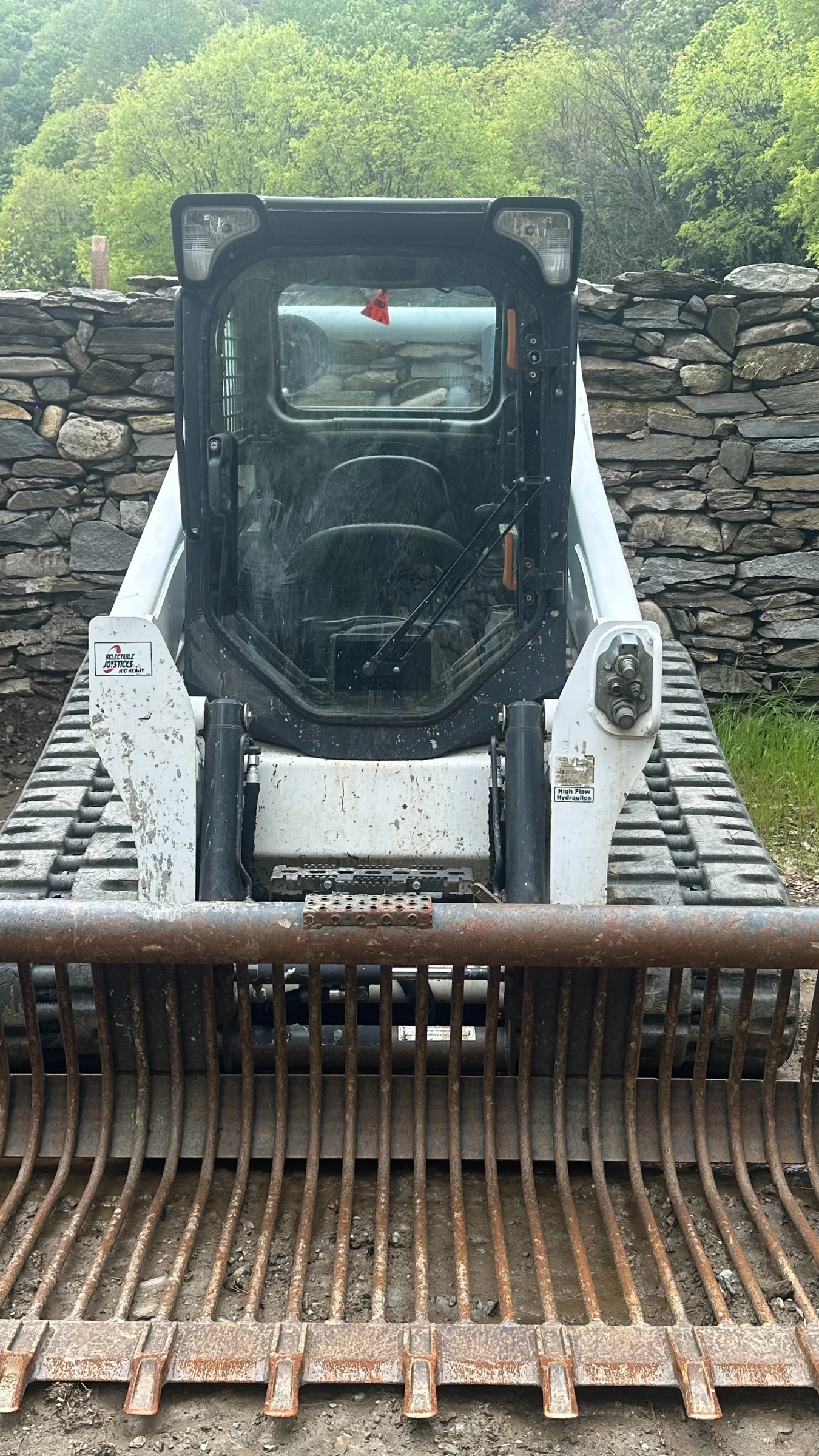 Мини челни товарачи Bobcat Т770