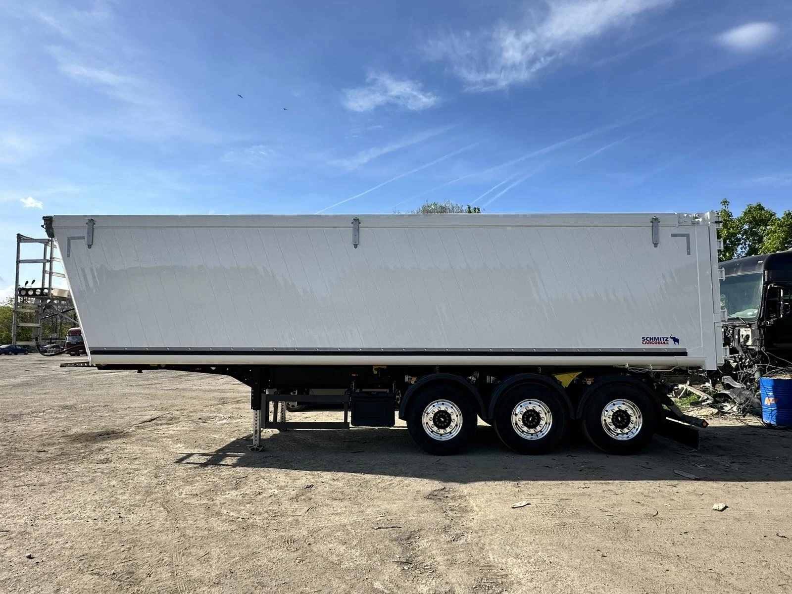 Полуремарке Schmitz CARGOBUL