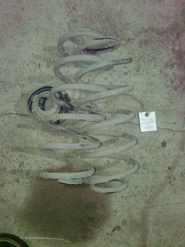 пружина задна за Тойота Ярис 1.0 vvti 