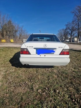 Mercedes-Benz E 250 124, снимка 3