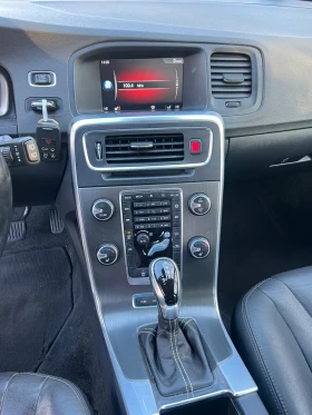 Volvo V60 Volvo V60 D6 Plug-in Hybrid AWD | 283 к.с. | , снимка 12