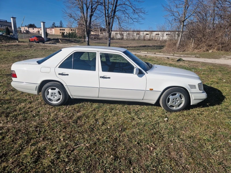 Mercedes-Benz E 250 124, снимка 2 - Автомобили и джипове - 47456006