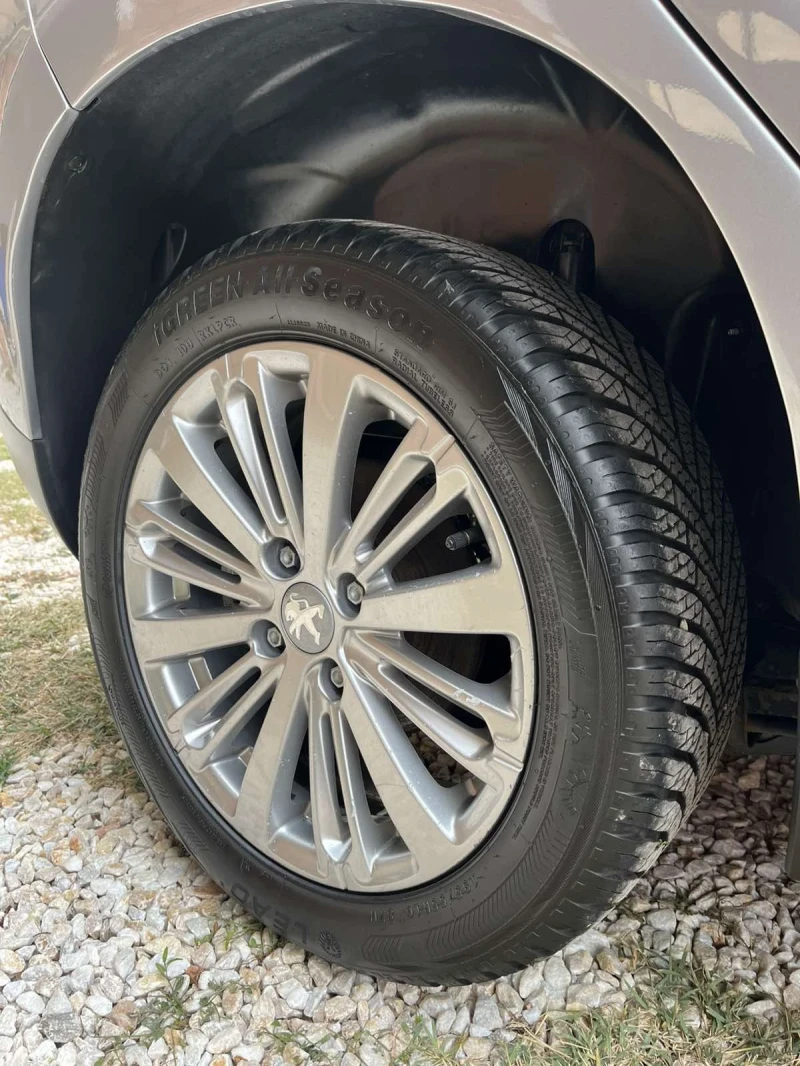 Peugeot 2008 1.2/82k./EURO6/ ПАНОРАМА / ПЕРФЕКТНО СЪСТОЯНИЕ!, снимка 14 - Автомобили и джипове - 52396859