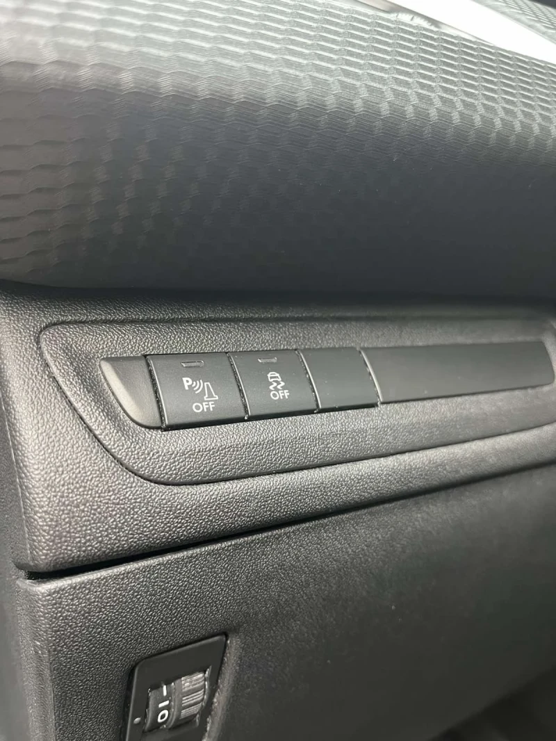 Peugeot 2008 1.2/82k./EURO6/ ПАНОРАМА / ПЕРФЕКТНО СЪСТОЯНИЕ!, снимка 9 - Автомобили и джипове - 52396859