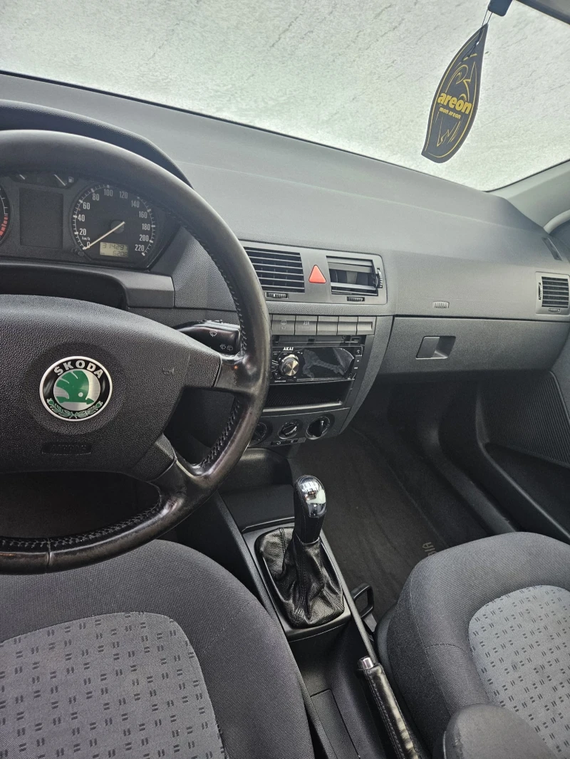 Skoda Fabia, снимка 11 - Автомобили и джипове - 52787902
