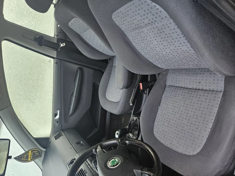 Skoda Fabia, снимка 15 - Автомобили и джипове - 52787902