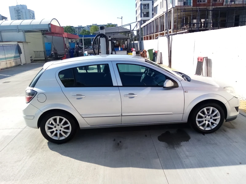Opel Astra, снимка 3 - Автомобили и джипове - 52896550