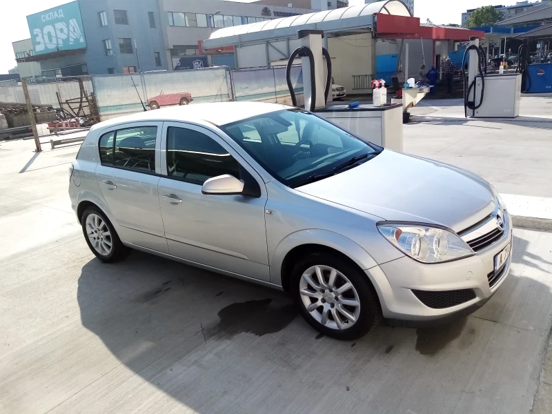 Opel Astra, снимка 2 - Автомобили и джипове - 52896550
