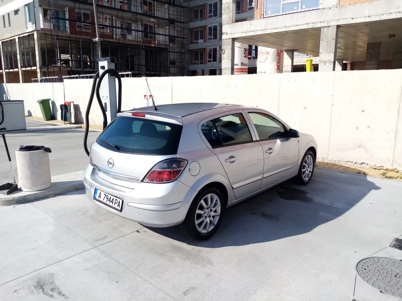 Opel Astra, снимка 4 - Автомобили и джипове - 52896550
