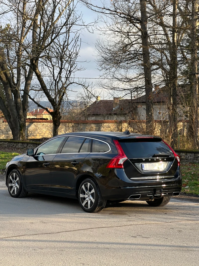 Volvo V60 Volvo V60 D6 Plug-in Hybrid AWD | 283 к.с. | , снимка 3 - Автомобили и джипове - 52914077