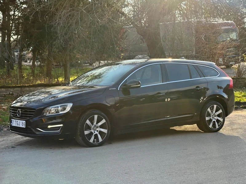 Volvo V60 Volvo V60 D6 Plug-in Hybrid AWD | 283 к.с. | , снимка 2 - Автомобили и джипове - 52914077