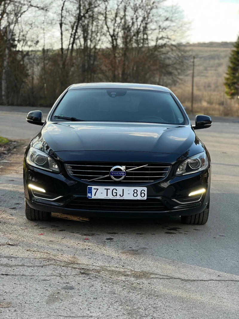 Volvo V60 Volvo V60 D6 Plug-in Hybrid AWD | 283 к.с. | , снимка 6 - Автомобили и джипове - 52914077