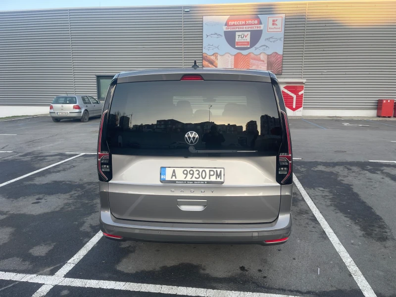 VW Caddy Maxi 2.0 TDI 6+ 1 ГАРАНЦИЯ, снимка 5 - Автомобили и джипове - 53133222
