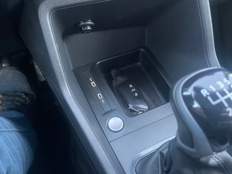 VW Caddy Maxi 2.0 TDI 6+ 1 ГАРАНЦИЯ, снимка 9 - Автомобили и джипове - 53133222