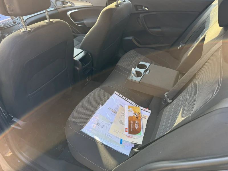 Opel Insignia Sports Tourer, снимка 9 - Автомобили и джипове - 53405936