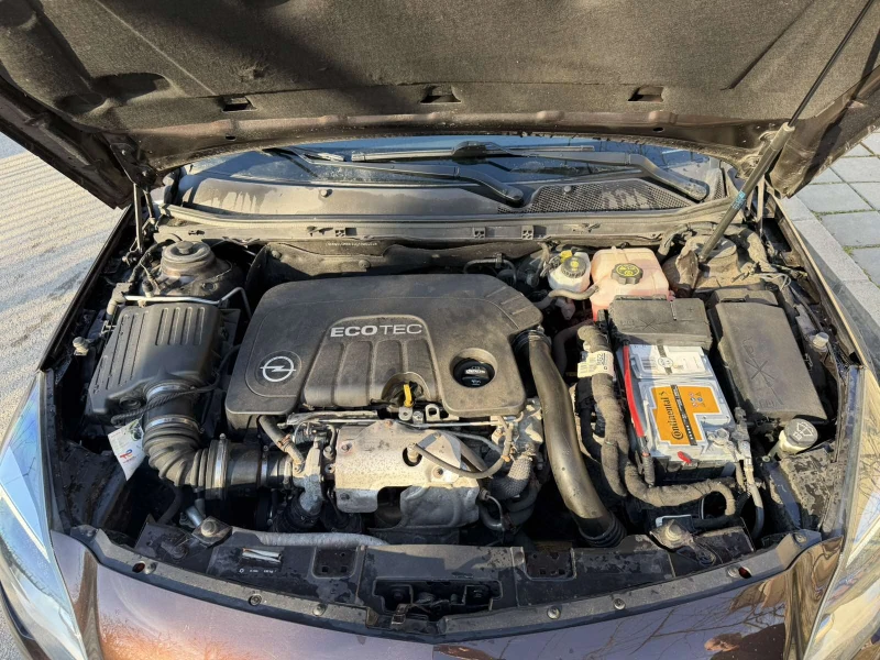 Opel Insignia Sports Tourer, снимка 16 - Автомобили и джипове - 53405936