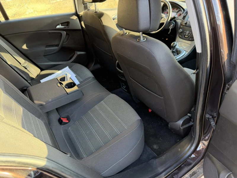 Opel Insignia Sports Tourer, снимка 10 - Автомобили и джипове - 53405936