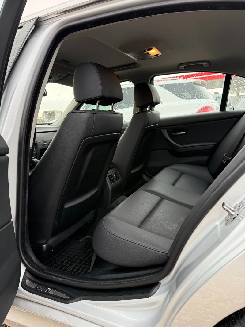BMW 320 2.0d XDRIVE, снимка 11 - Автомобили и джипове - 53482460