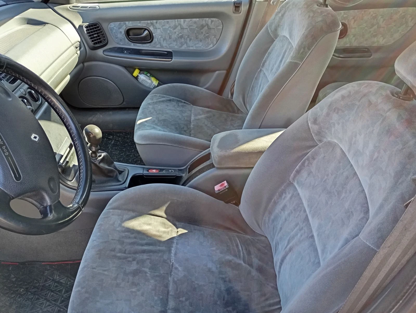 Renault Laguna  - изображение 10