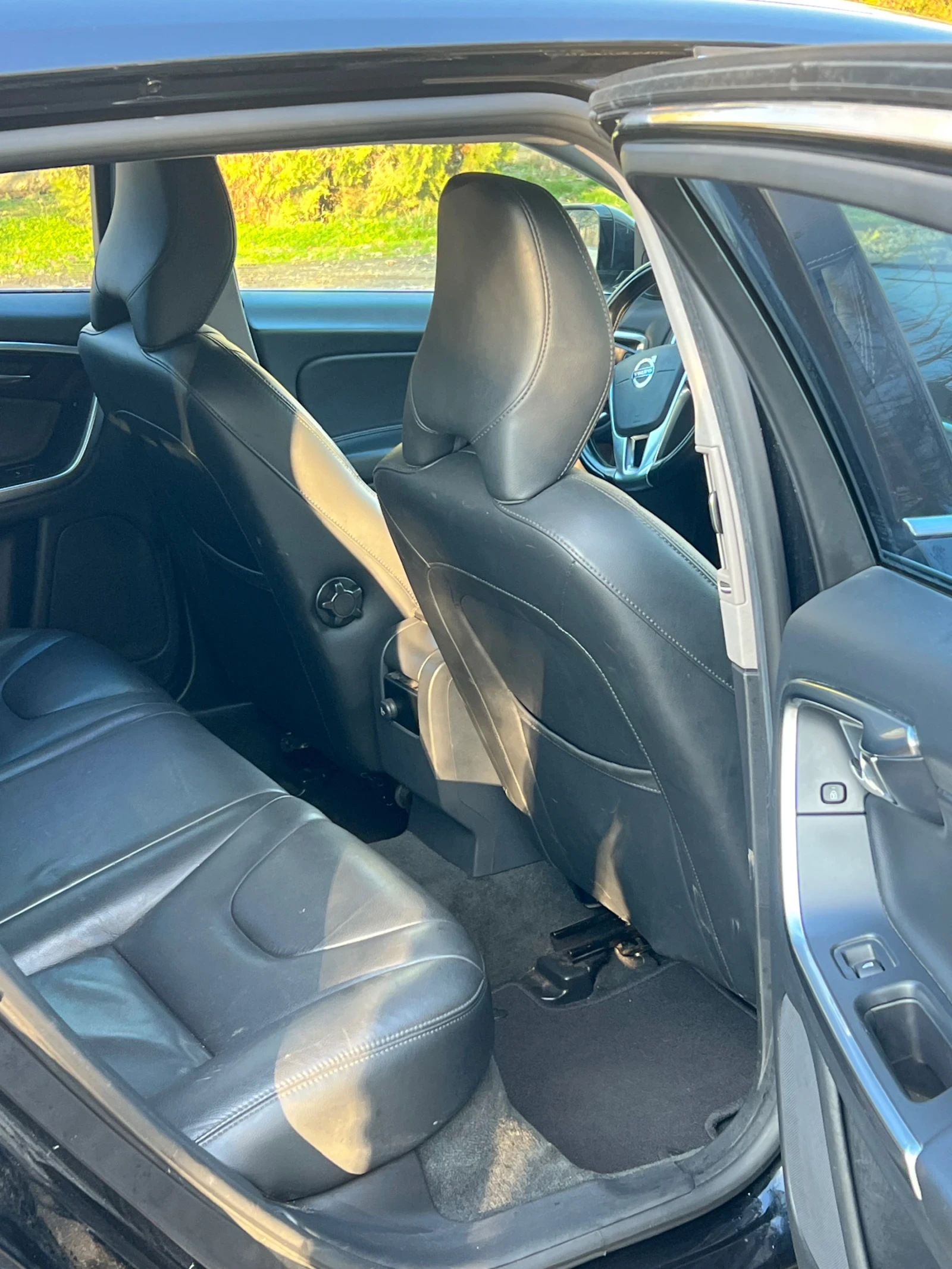 Volvo V60 Volvo V60 D6 Plug-in Hybrid AWD | 283 �.�. |  | Mobile.bg � ����������� 10