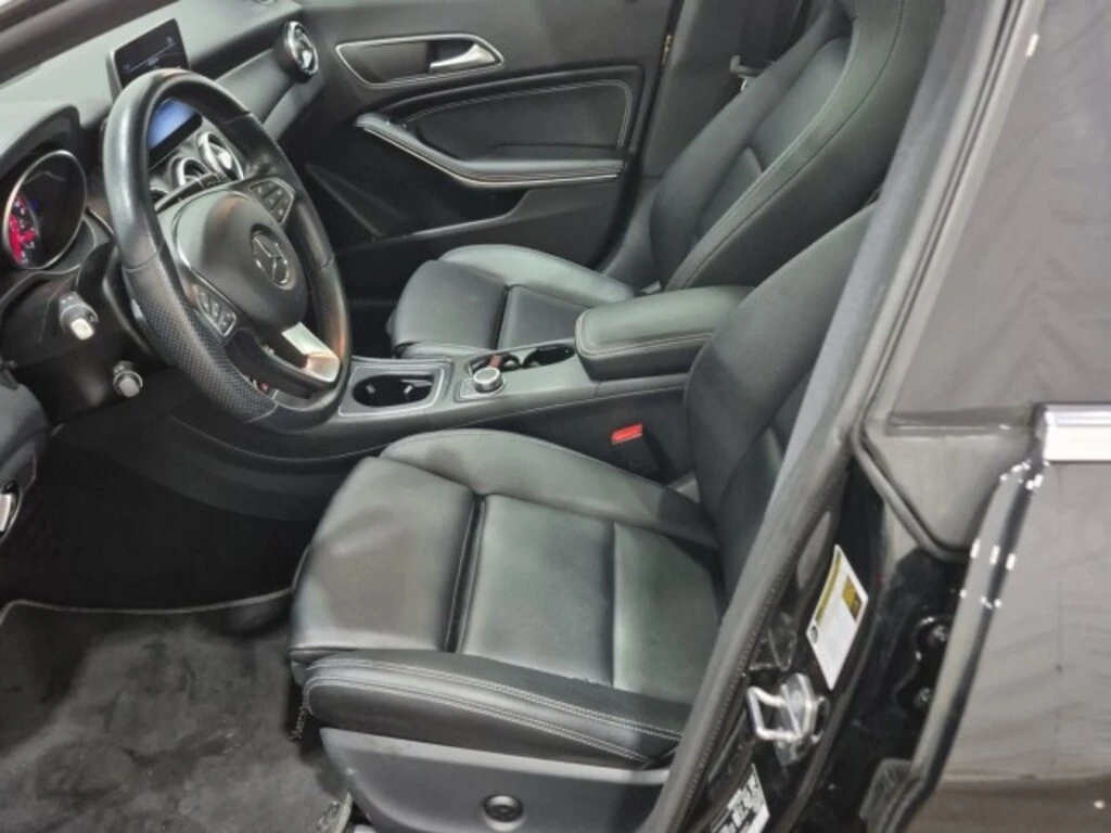 Mercedes-Benz CLA * 250 4MATIC Coupe * CARFAX * БЕЗ ПЪРВОНАЧАЛНА ВНО - изображение 2