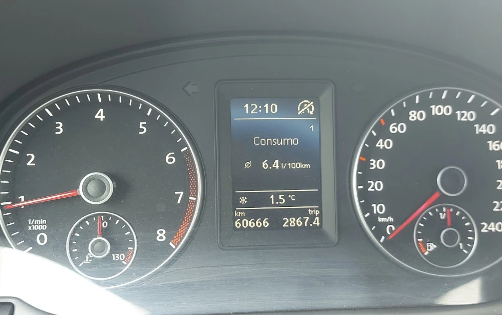 VW Touran 1Т3, снимка 13 - Автомобили и джипове - 53858755