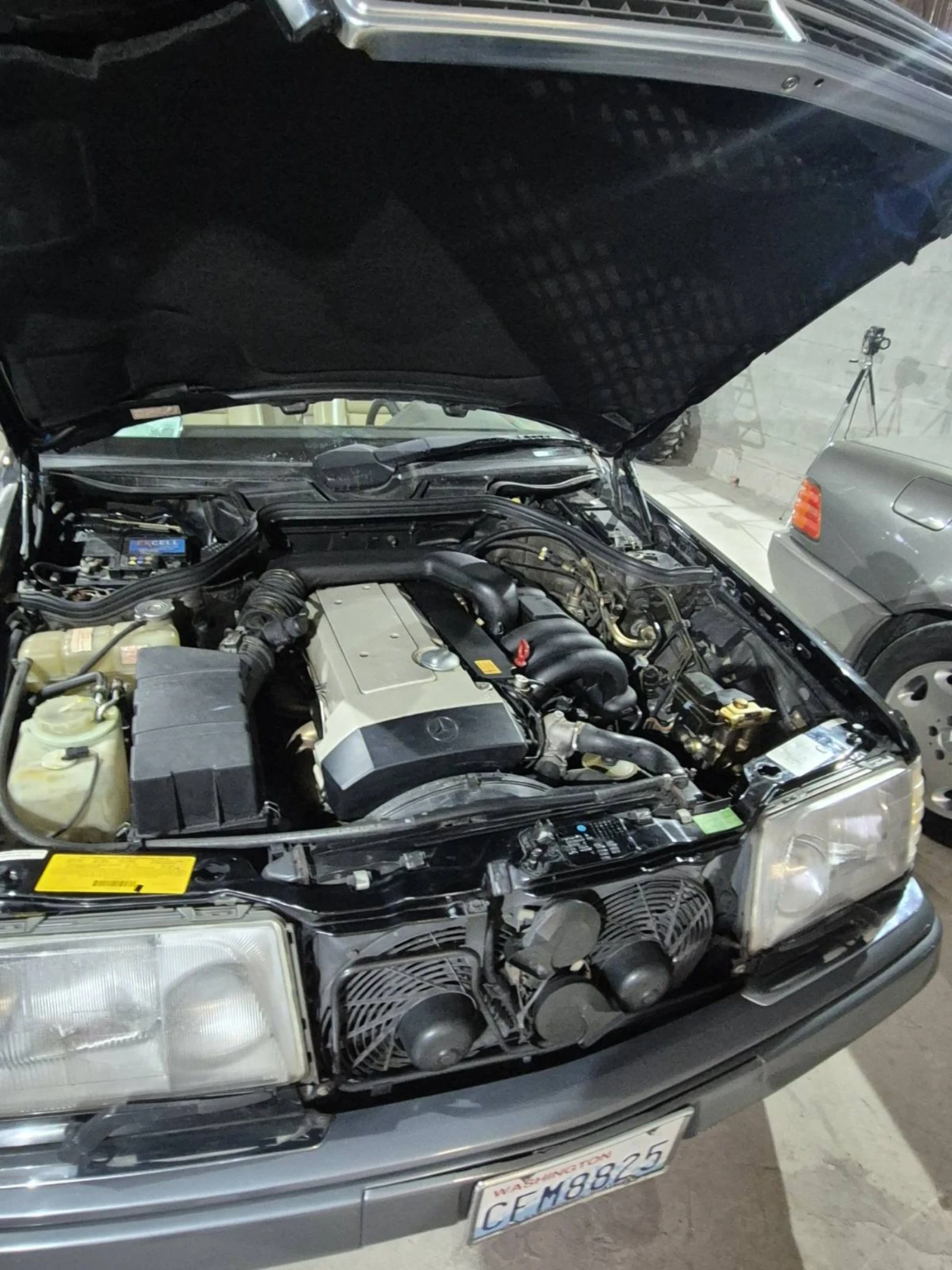 Mercedes-Benz 124 320, снимка 4 - Автомобили и джипове - 53891215