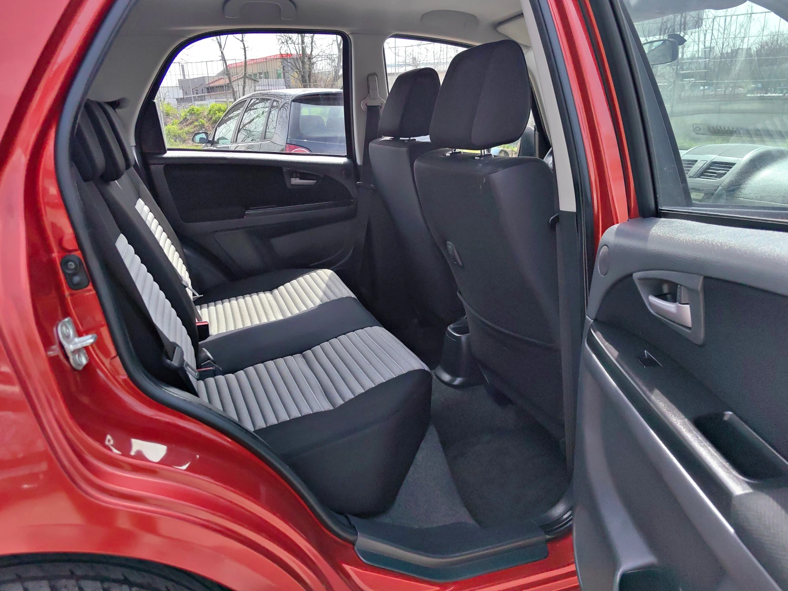 Suzuki SX4 1.6!!���������!!������!!��� ��������� | Mobile.bg � ����������� 12