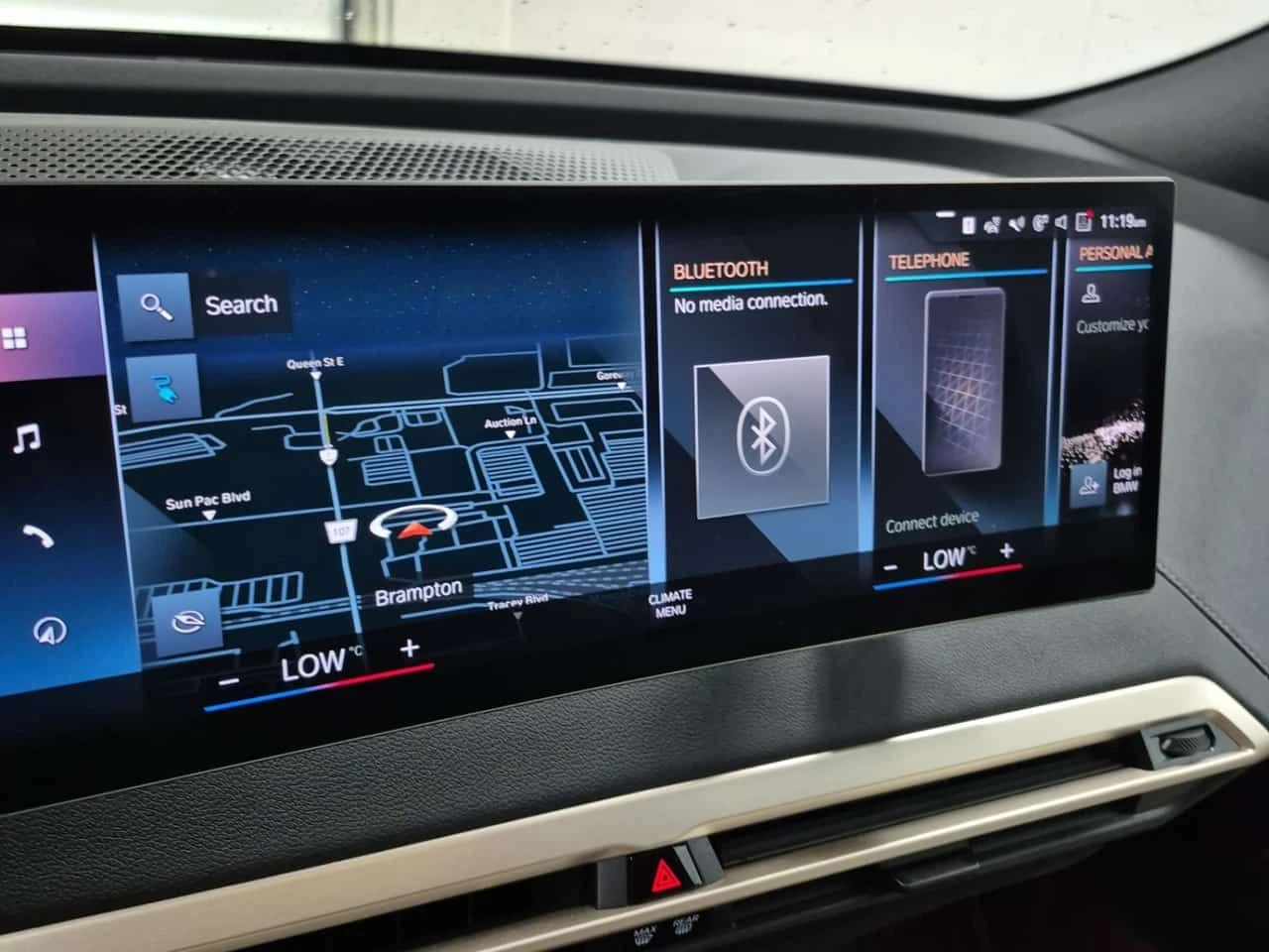 BMW iX M60 BOWERS&WILKINS| SKY LOUNGE| SWAROWSKI| LASER, снимка 11 - Автомобили и джипове - 54226210