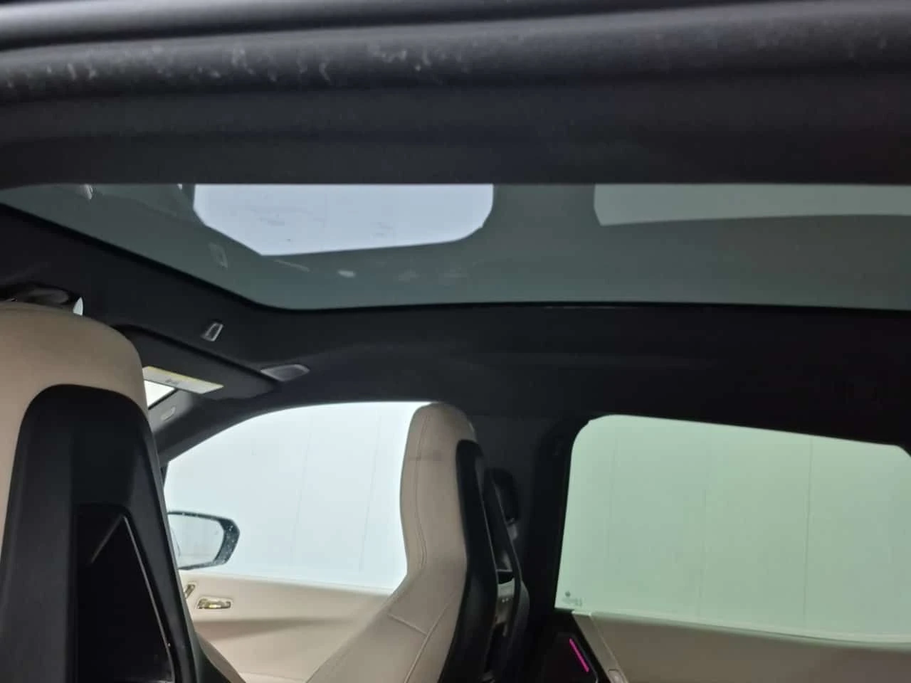 BMW iX M60 BOWERS&WILKINS| SKY LOUNGE| SWAROWSKI| LASER, снимка 13 - Автомобили и джипове - 54226210