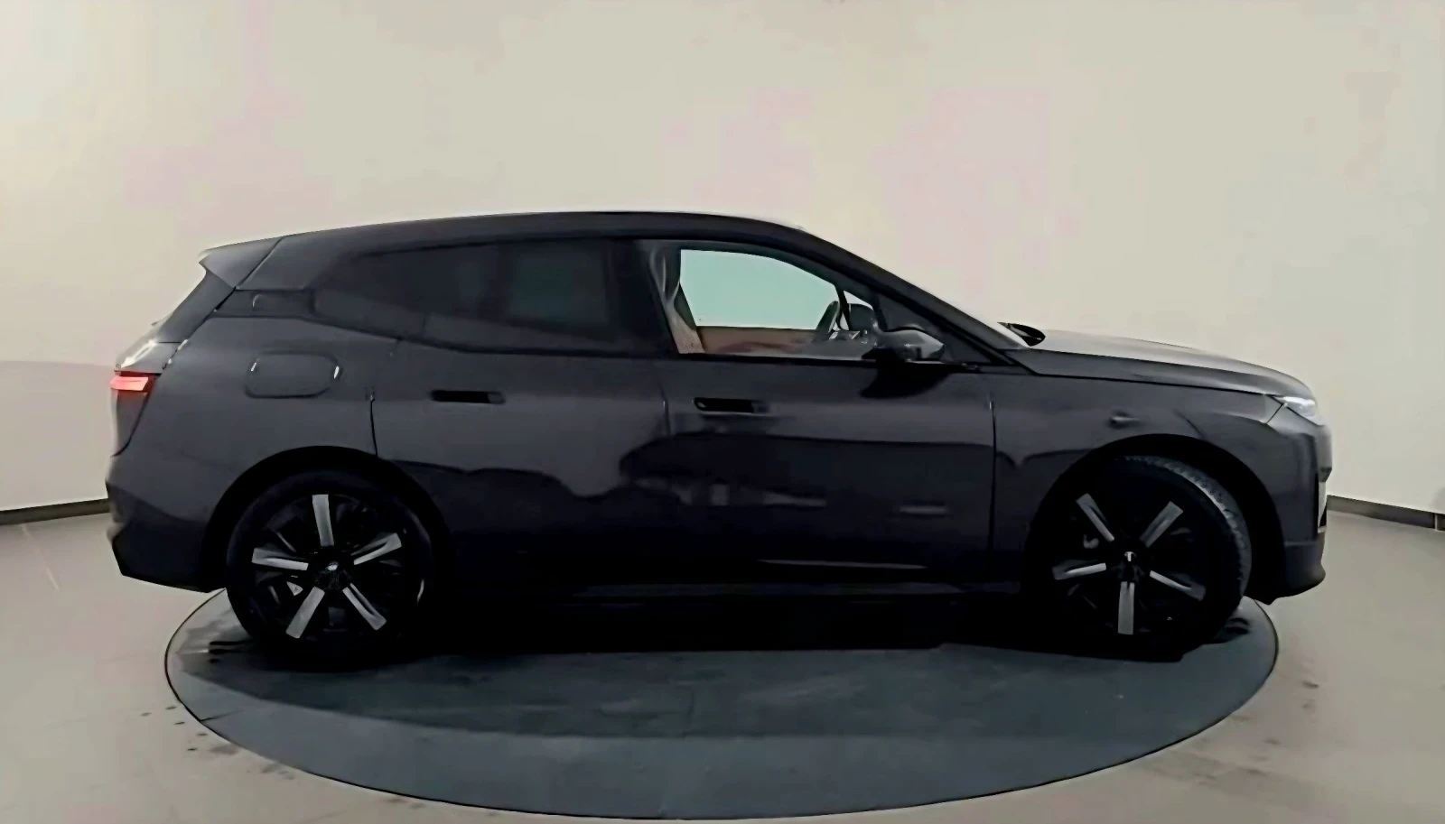 BMW iX 50 B&W 2години гаранция SOH 100%, снимка 3 - Автомобили и джипове - 54238668